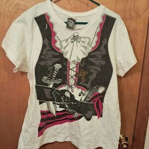 Vintage Y2K Women's Halloween T-shirt.